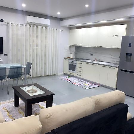 Apartament Dean Appartamento Vlorë Esterno foto