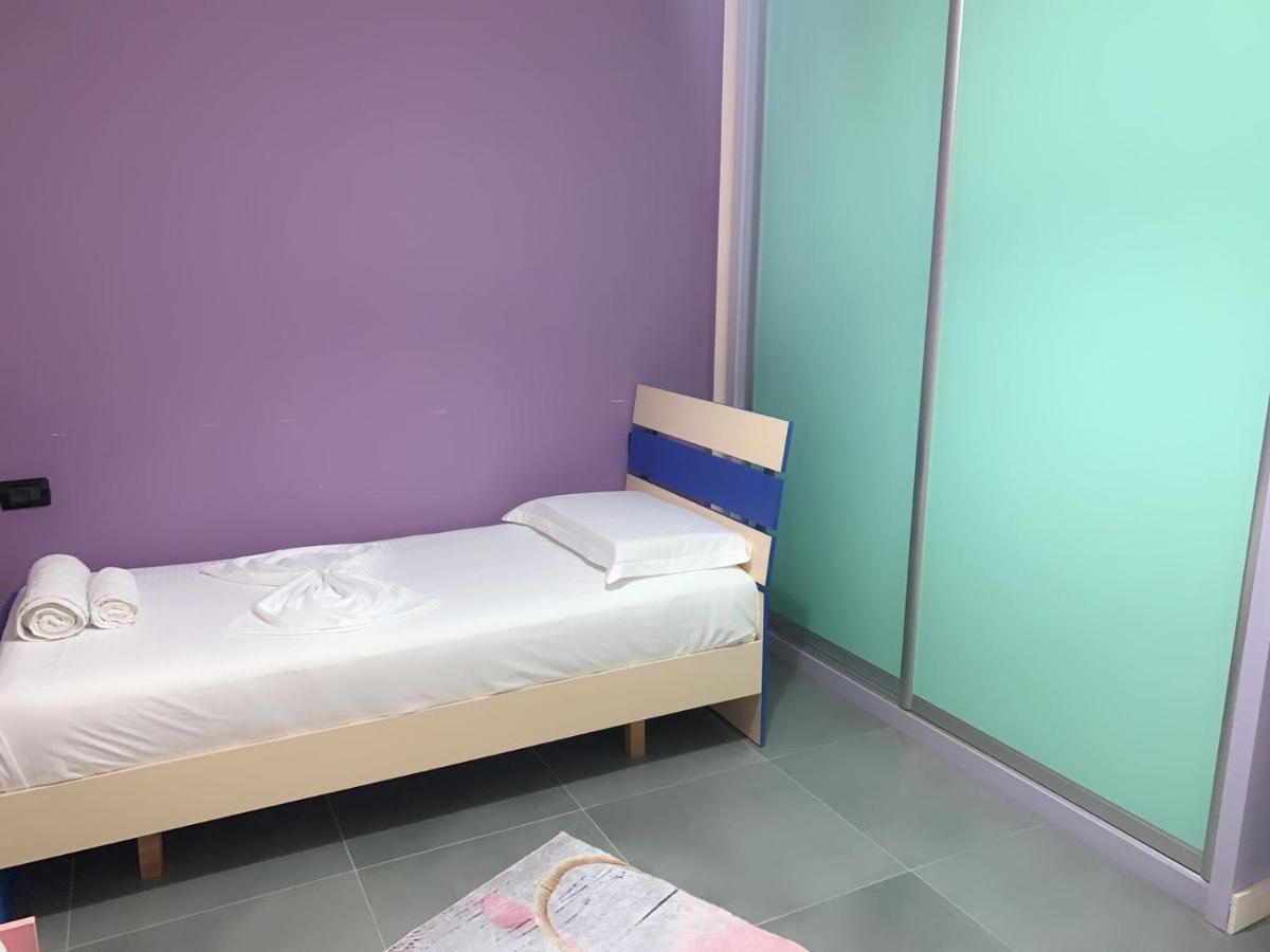 Apartament Dean Appartamento Vlorë Esterno foto
