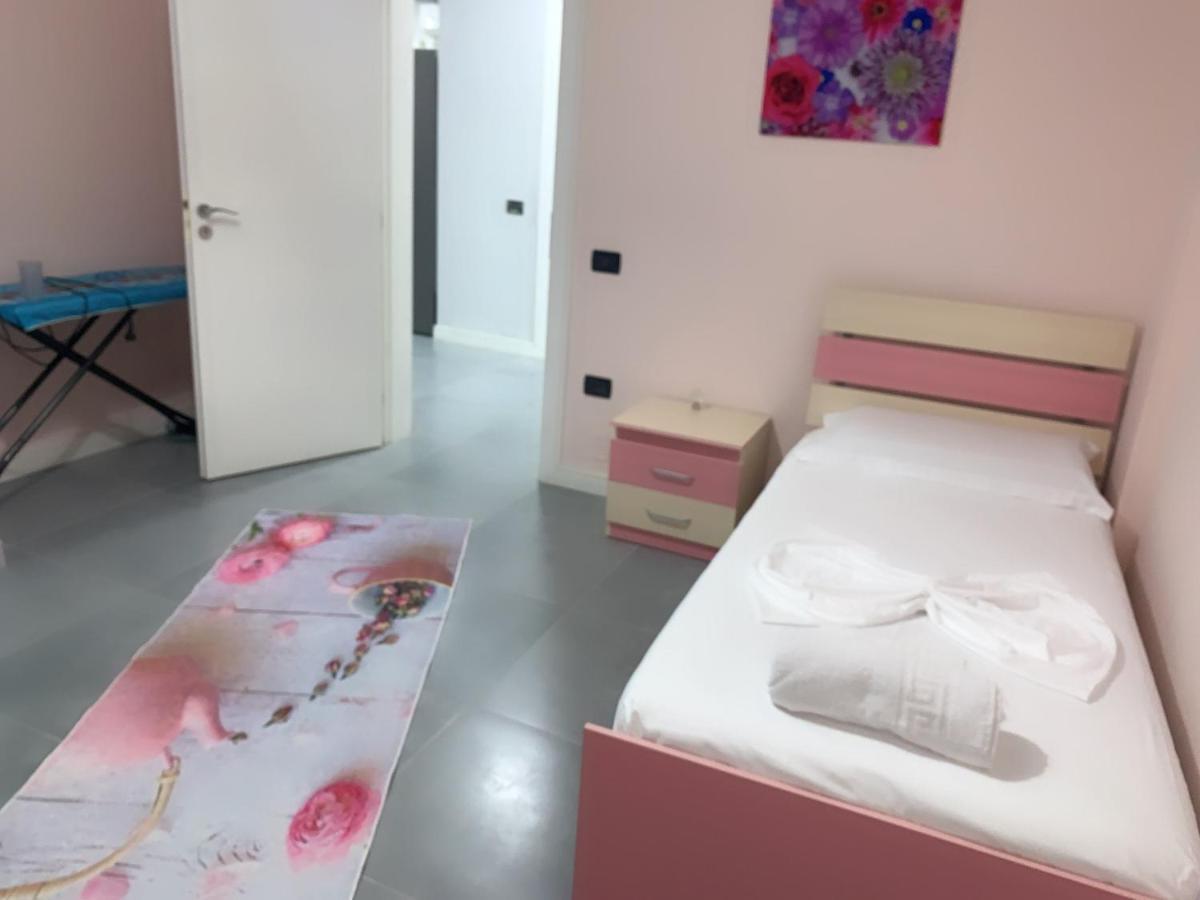 Apartament Dean Appartamento Vlorë Esterno foto